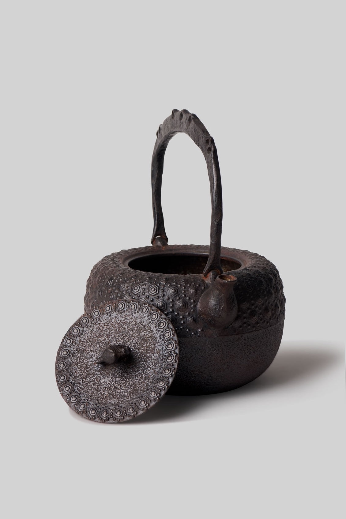 Kikko Arare Iwachu Tetsubin Cast Iron Teapot