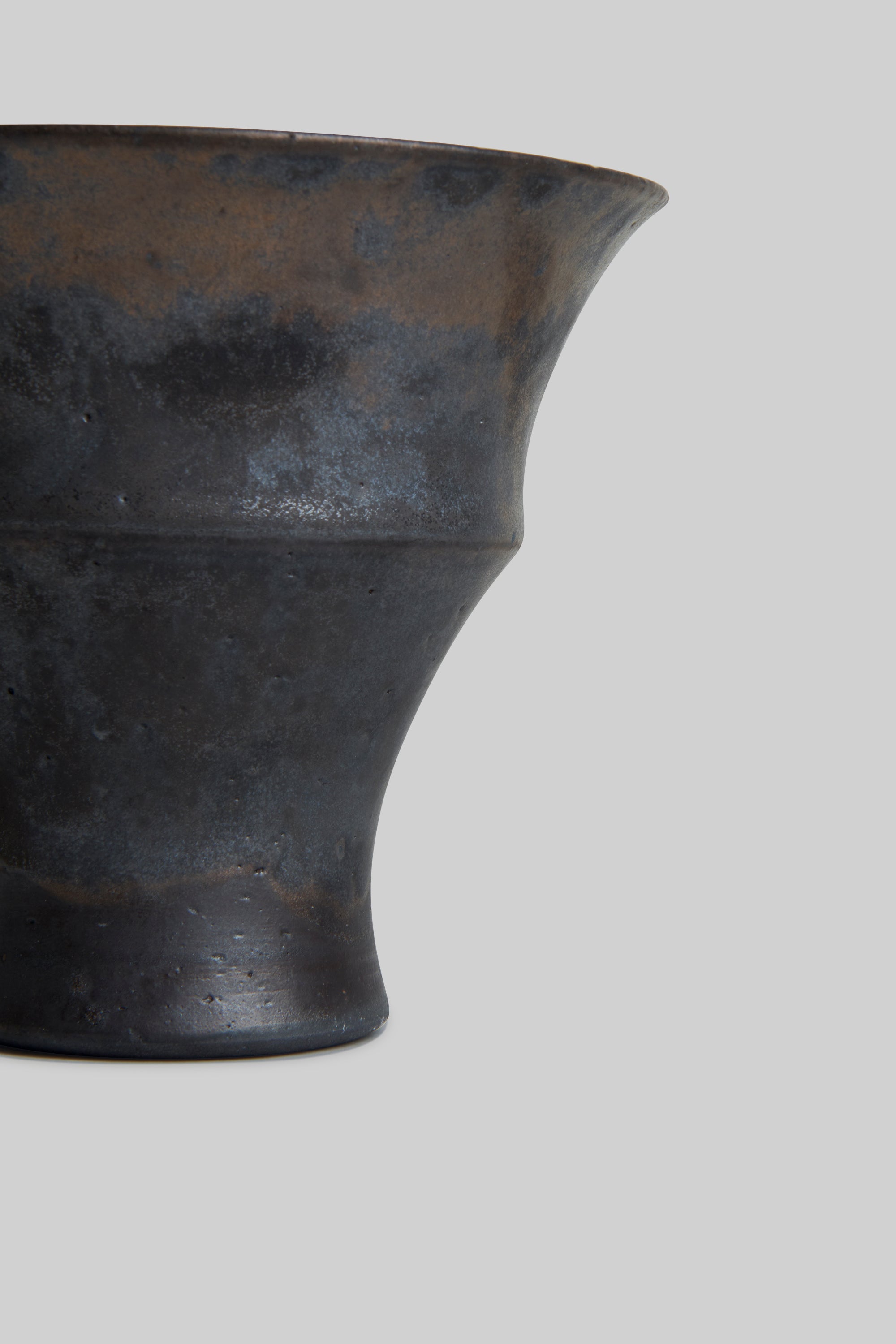 Metal Edge Ceramic Plant Pot