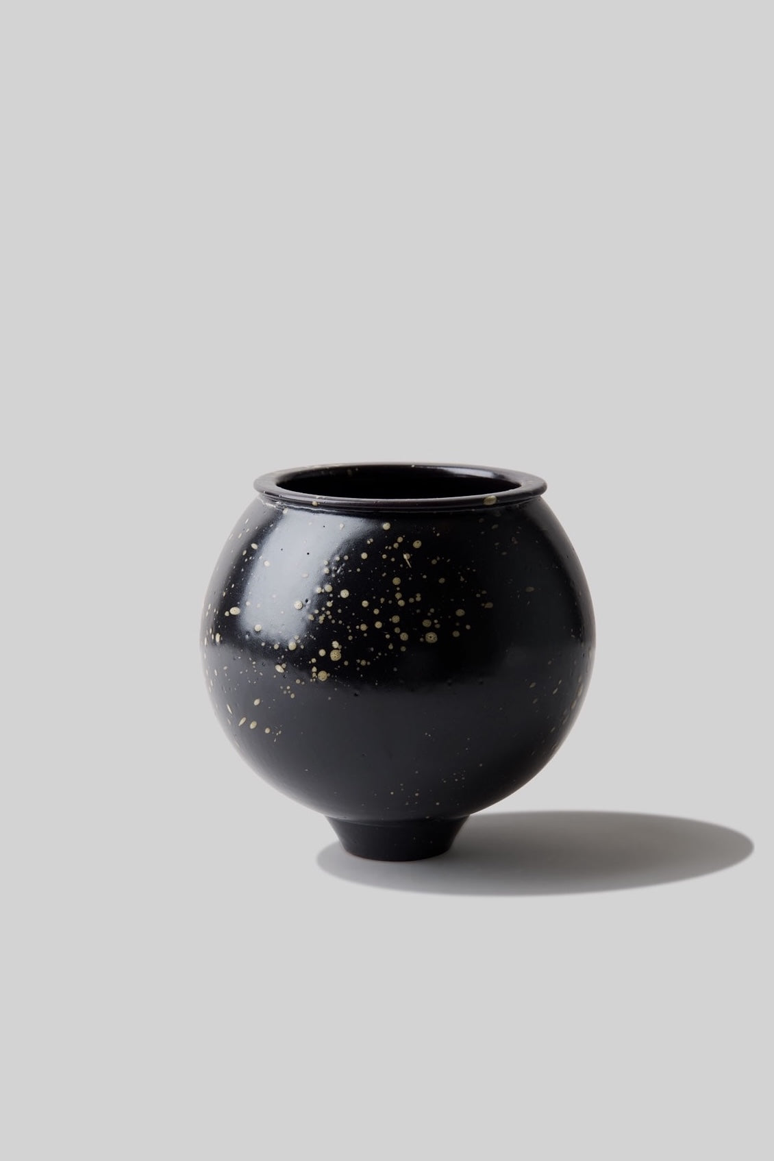 Xuan Ceramic Kensui Vessel – Near Snow