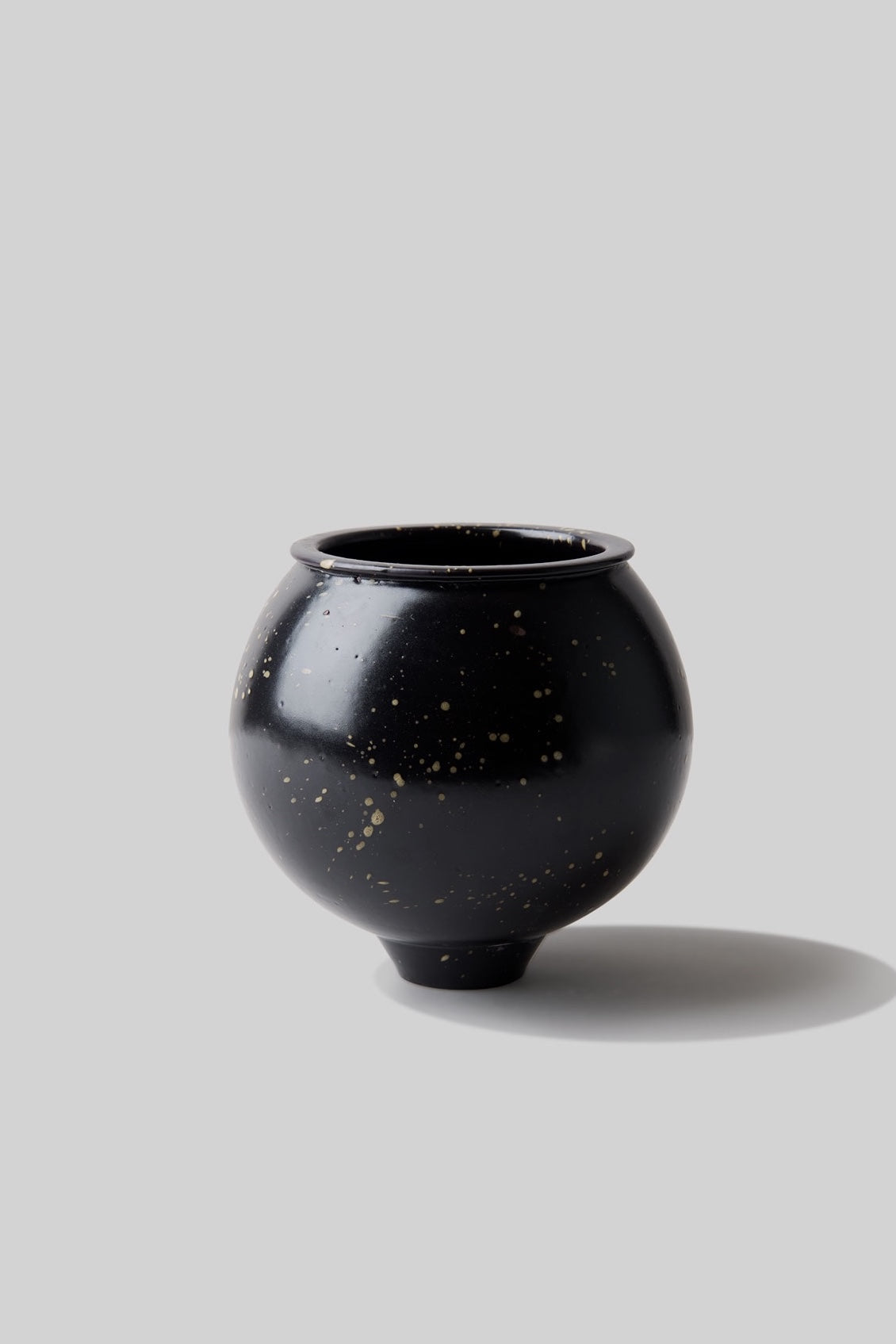 Xuan Ceramic Kensui Vessel – Near Snow