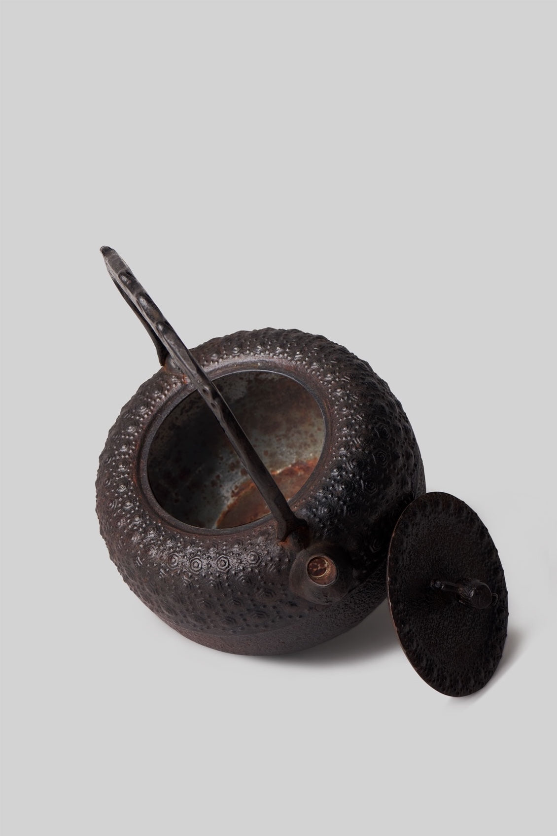 Kikko Arare Iwachu Tetsubin Cast Iron Teapot