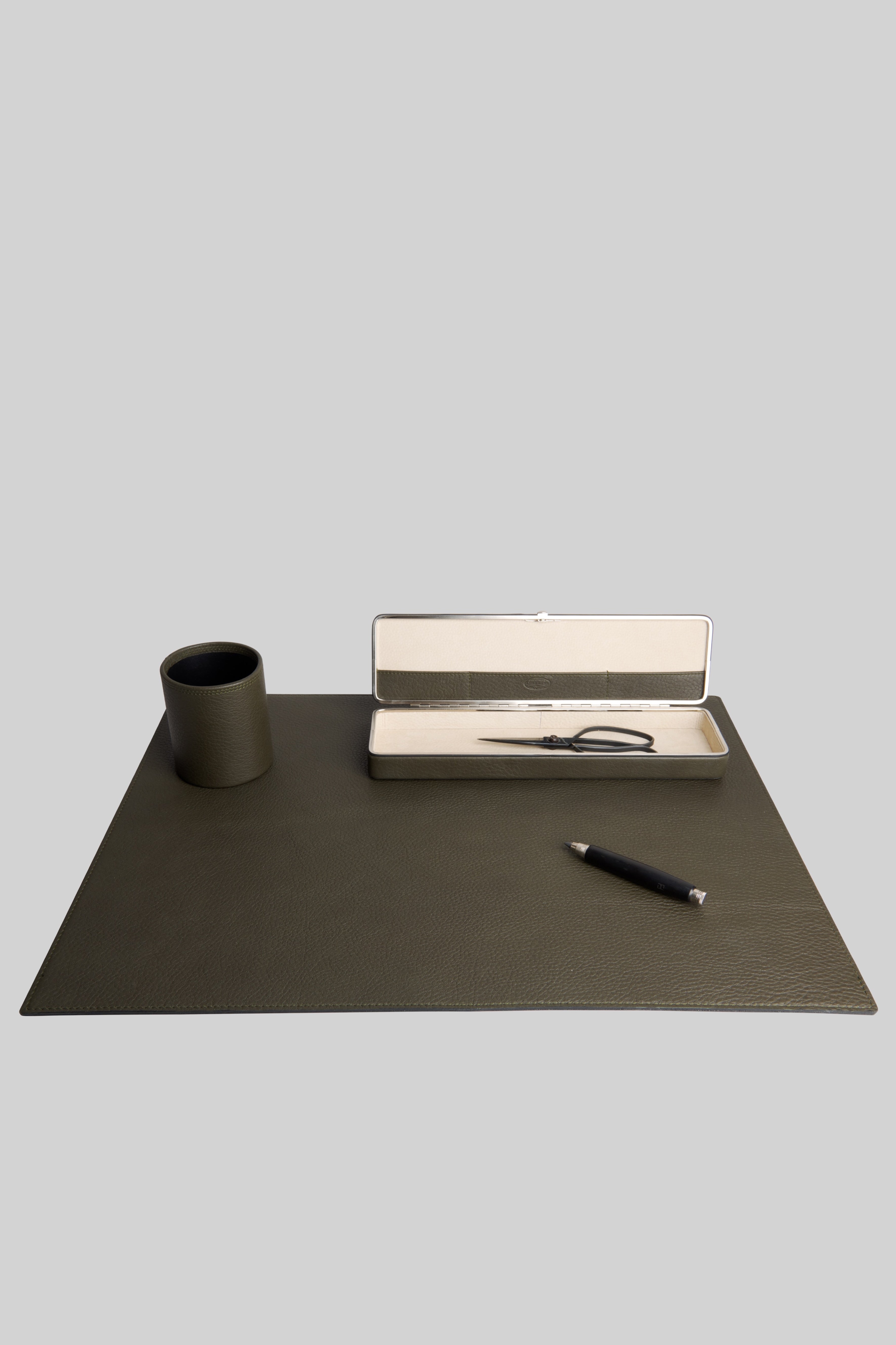 Chervo-Calf Leather Desk Set - Olive
