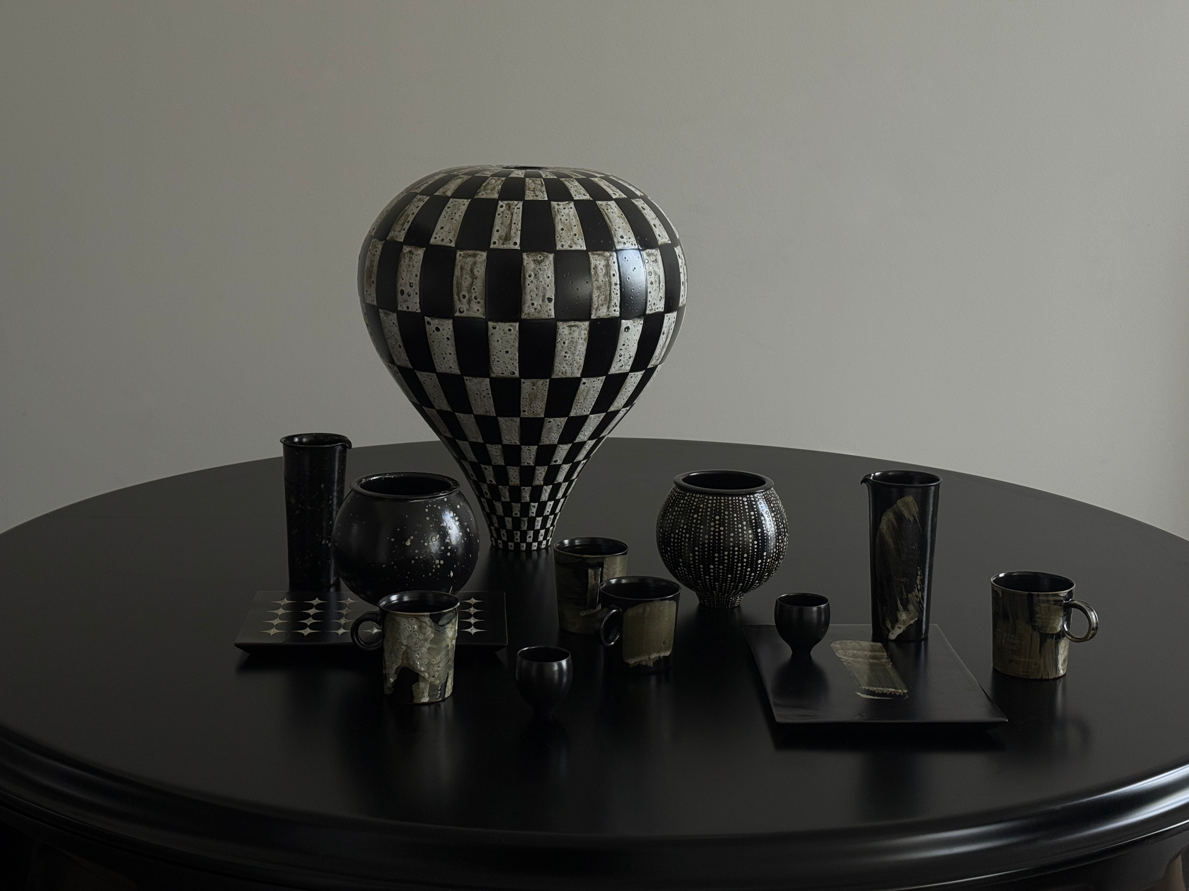 Xuan Ceramic Kensui Vessel – Near Snow